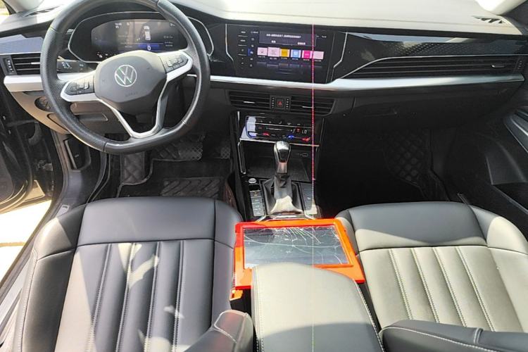 Used Volkswagen Passat New Energy 2022 430 PHEV Hybrid Business Edition Center Console