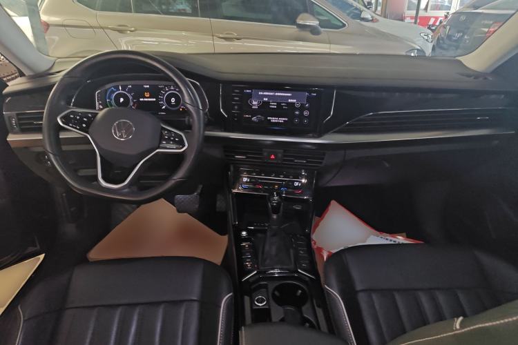 Used Volkswagen Passat New Energy 2022 430 PHEV Hybrid Elite Edition Center Console