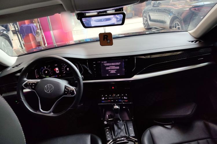 Used Volkswagen Passat New Energy 2022 430 PHEV Hybrid Elite Edition Center Console