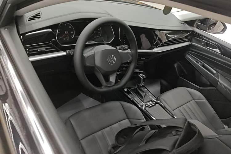 Used Volkswagen Passat New Energy 2022 430 PHEV Hybrid Business Edition Center Console