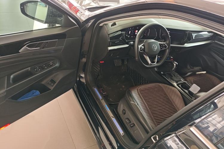 Used Volkswagen Passat New Energy 2022 430 PHEV Hybrid Elite Edition Driver Seat