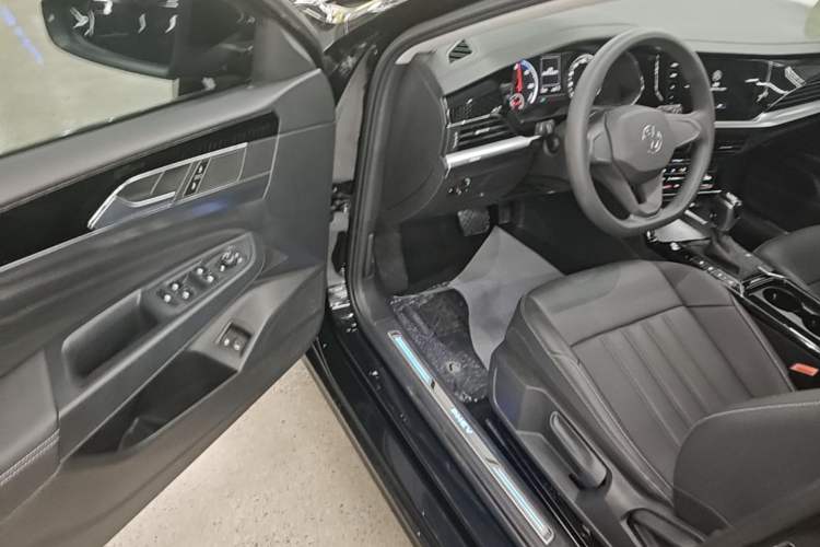 Used Volkswagen Passat New Energy 2022 430 PHEV Hybrid Business Edition Driver Seat