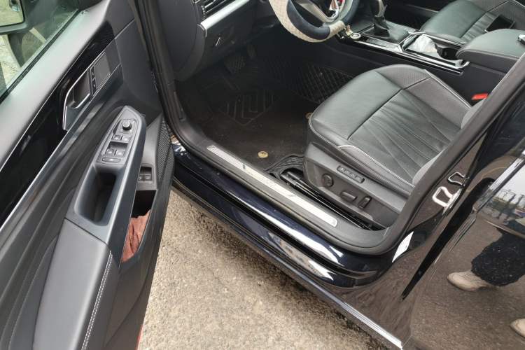 Used Volkswagen Passat New Energy 2022 430 PHEV Hybrid Luxury Edition Driver Seat