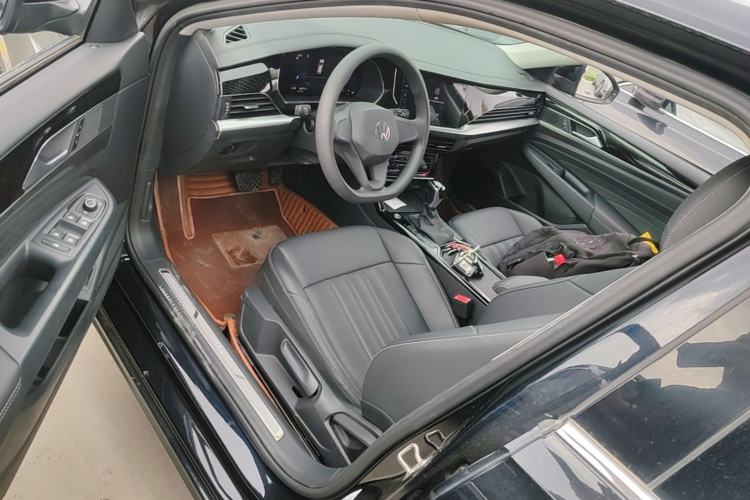 Used Volkswagen Passat New Energy 2022 430 PHEV Hybrid Business Edition Driver Seat