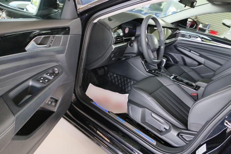 Used Volkswagen Passat New Energy 2022 430 PHEV Hybrid Business Edition Driver Seat