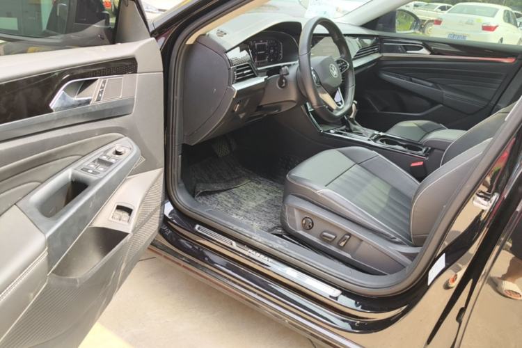 Used Volkswagen Passat New Energy 2022 430 PHEV Hybrid Elite Edition Driver Seat