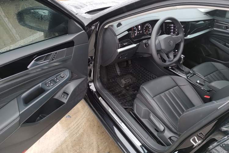 Used Volkswagen Passat New Energy 2022 430 PHEV Hybrid Business Edition Driver Seat