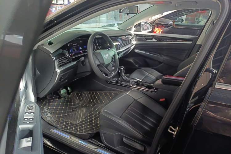 Used Volkswagen Passat New Energy 2022 430 PHEV Hybrid Business Edition Driver Seat