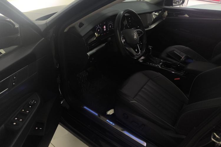 Used Volkswagen Passat New Energy 2022 430 PHEV Hybrid Elite Edition Driver Seat
