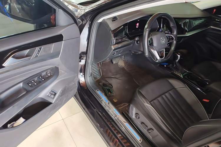 Used Volkswagen Passat New Energy 2022 430 PHEV Hybrid Elite Edition Driver Seat