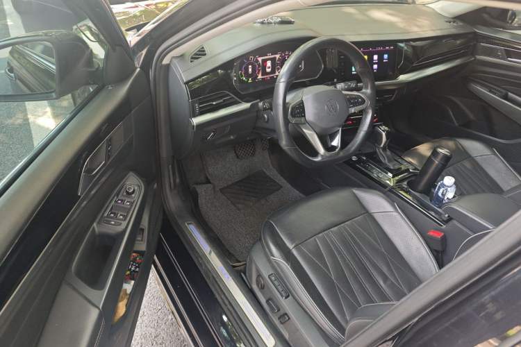 Used Volkswagen Passat New Energy 2022 430 PHEV Hybrid Luxury Edition Driver Seat