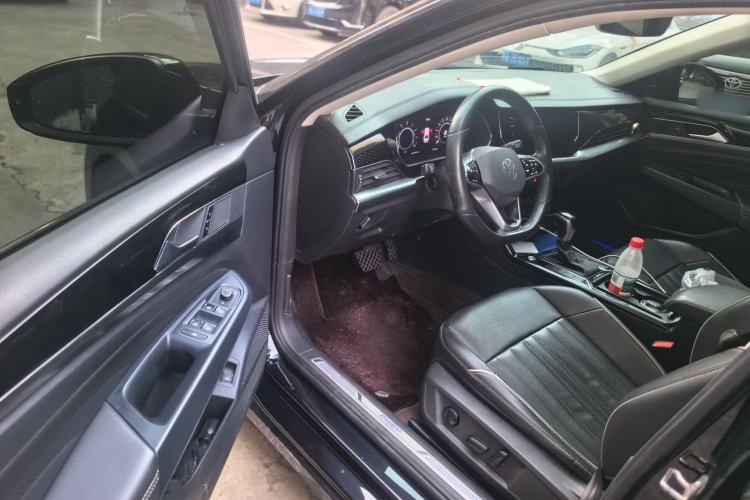 Used Volkswagen Passat New Energy 2022 430 PHEV Hybrid Business Edition Driver Seat