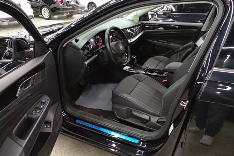 Used Volkswagen Passat New Energy 2022 430 PHEV Hybrid Business Edition Driver Seat