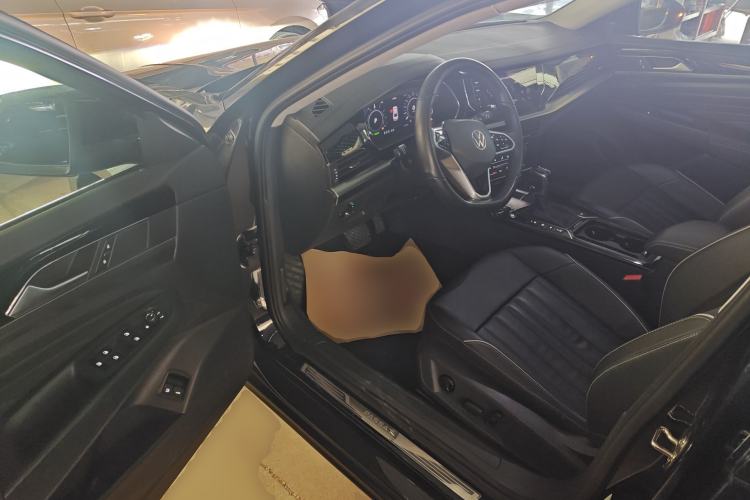 Used Volkswagen Passat New Energy 2022 430 PHEV Hybrid Elite Edition Driver Seat