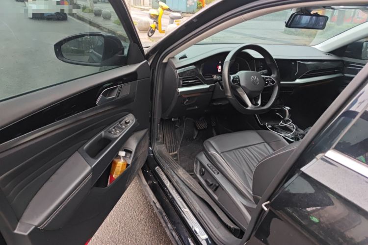 Used Volkswagen Passat New Energy 2022 430 PHEV Hybrid Luxury Edition Driver Seat