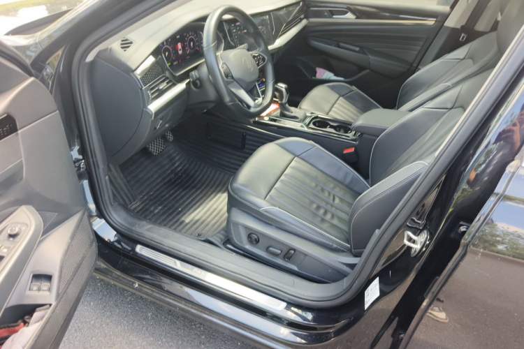 Used Volkswagen Passat New Energy 2022 430 PHEV Hybrid Elite Edition Driver Seat