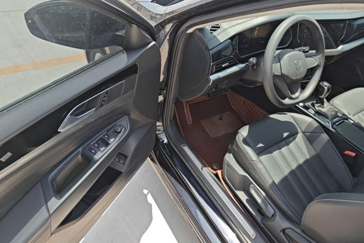 Used Volkswagen Passat New Energy 2022 430 PHEV Hybrid Business Edition Driver Seat