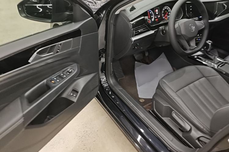Used Volkswagen Passat New Energy 2022 430 PHEV Hybrid Business Edition Driver Seat