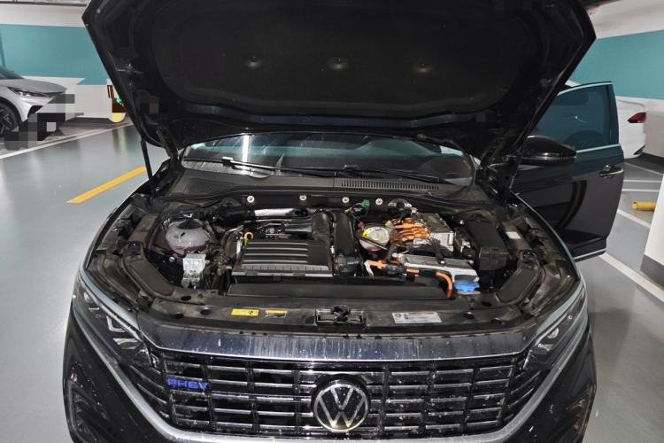 Used Volkswagen Passat New Energy 2022 430 PHEV Hybrid Luxury Edition Engine Bay