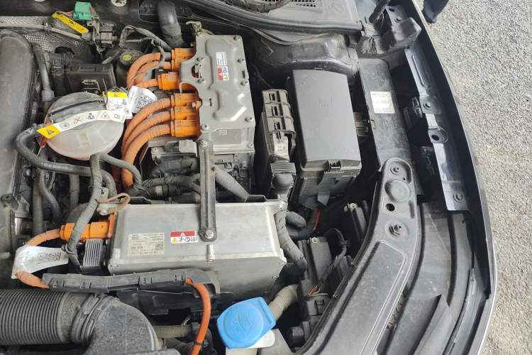 Used Volkswagen Passat New Energy 2022 430 PHEV Hybrid Luxury Edition Engine Bay Left