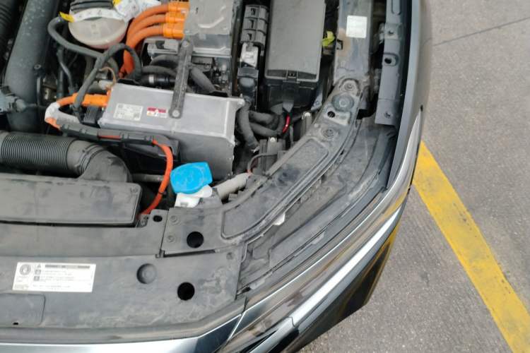 Used Volkswagen Passat New Energy 2022 430 PHEV Hybrid Luxury Edition Engine Bay Left