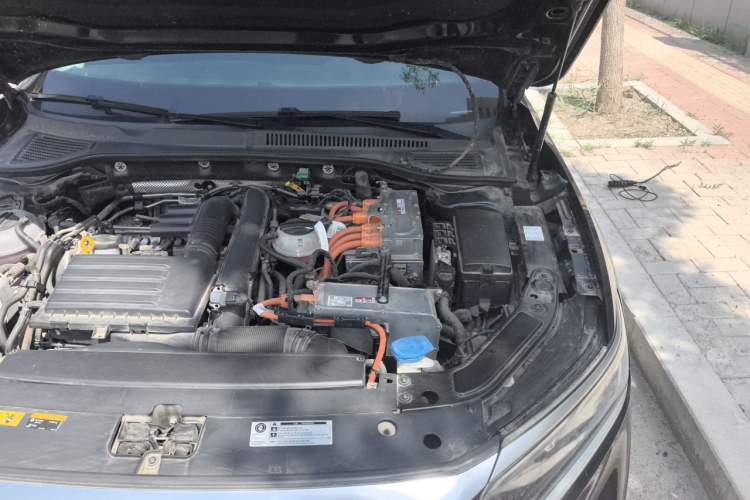 Used Volkswagen Passat New Energy 2022 430 PHEV Hybrid Luxury Edition Engine Bay Left