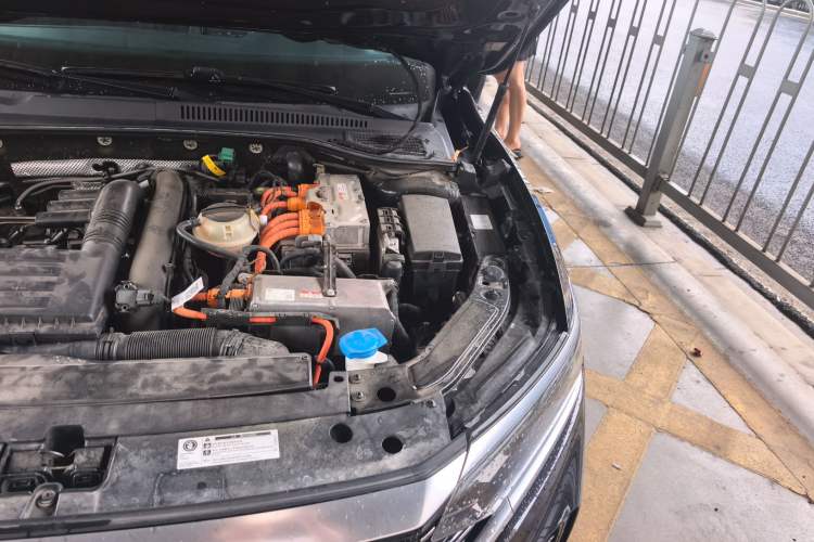 Used Volkswagen Passat New Energy 2022 430 PHEV Hybrid Luxury Edition Engine Bay Left