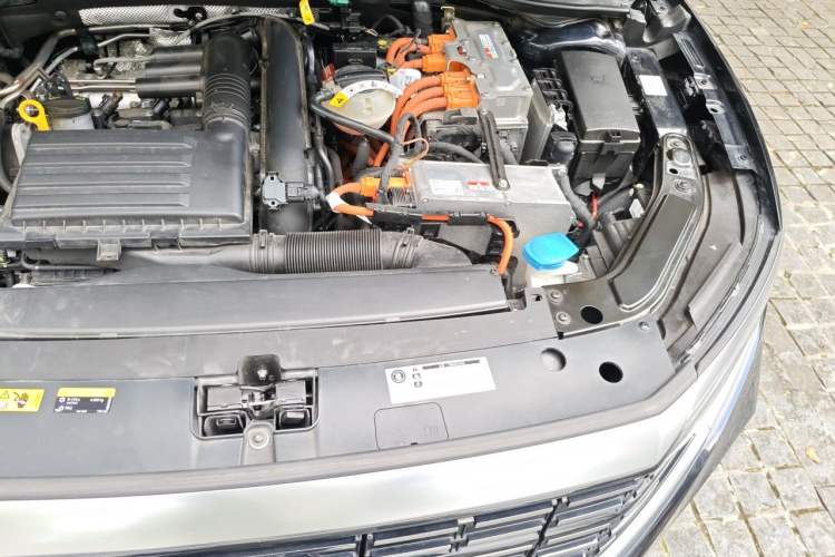 Used Volkswagen Passat New Energy 2022 430 PHEV Hybrid Elite Edition Engine Bay Left