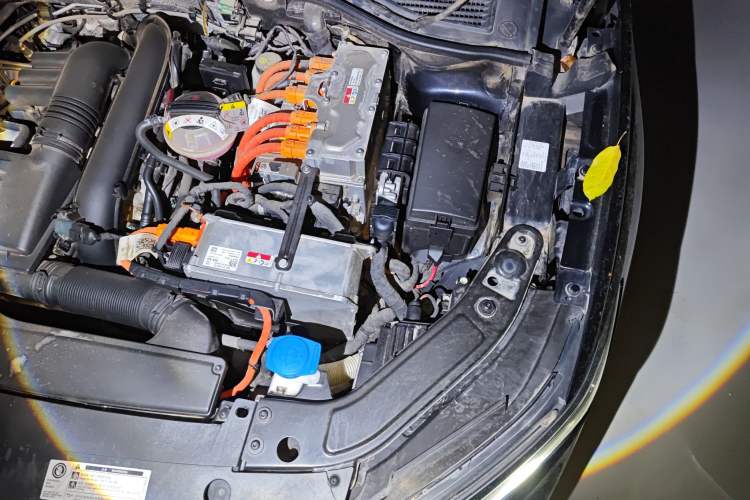 Used Volkswagen Passat New Energy 2022 430 PHEV Hybrid Elite Edition Engine Bay Left