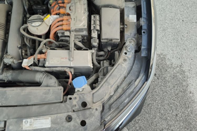 Used Volkswagen Passat New Energy 2022 430 PHEV Hybrid Luxury Edition Engine Bay Left