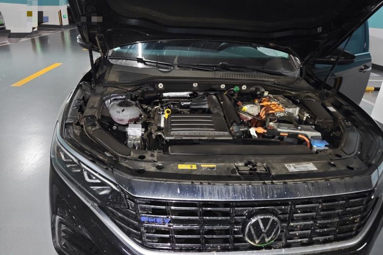 Used Volkswagen Passat New Energy 2022 430 PHEV Hybrid Luxury Edition Engine Bay Right