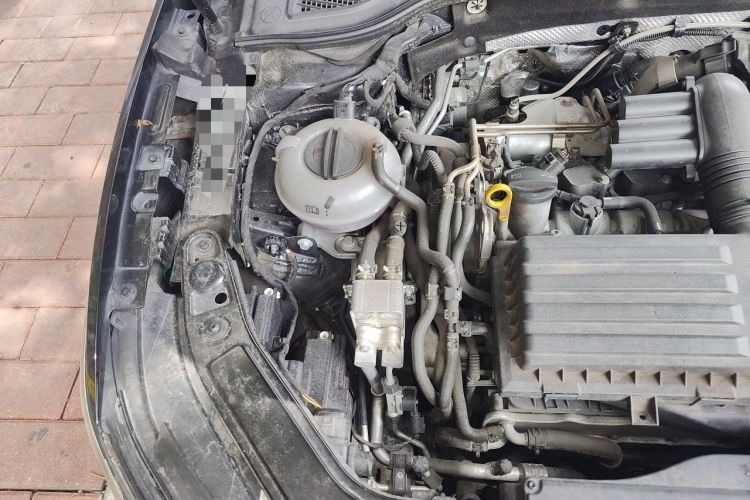 Used Volkswagen Passat New Energy 2022 430 PHEV Hybrid Luxury Edition Engine Bay Right