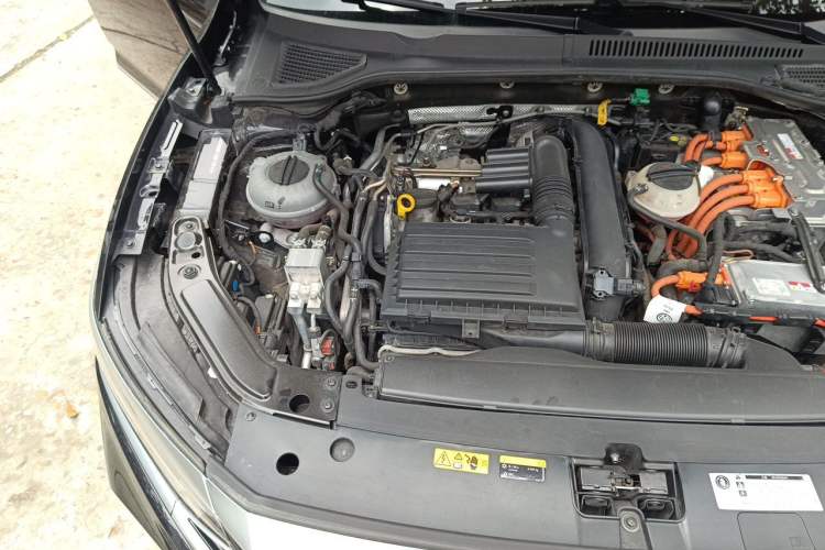 Used Volkswagen Passat New Energy 2022 430 PHEV Hybrid Luxury Edition Engine Bay Right