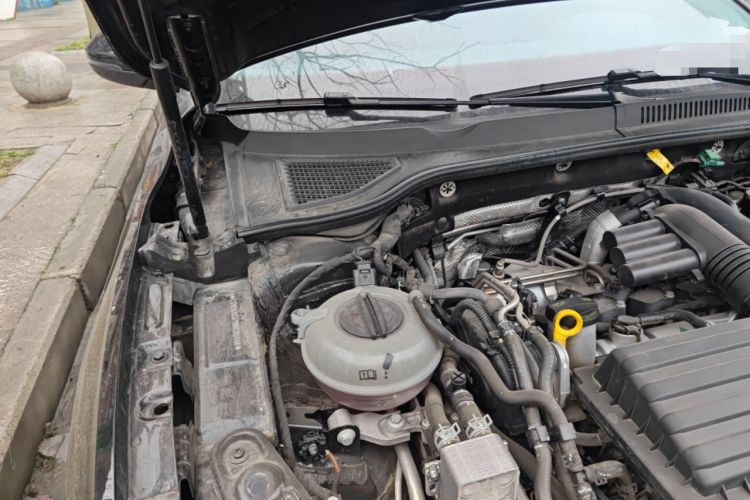 Used Volkswagen Passat New Energy 2022 430 PHEV Hybrid Luxury Edition Engine Bay Right