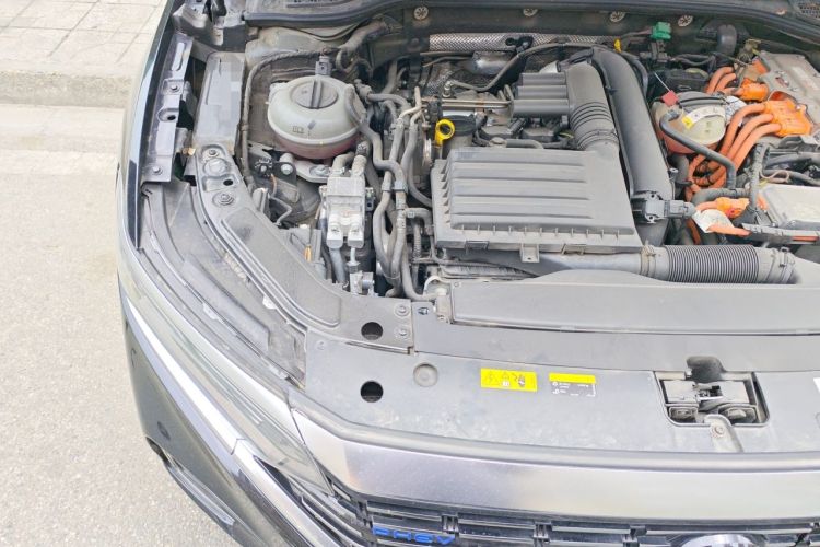 Used Volkswagen Passat New Energy 2022 430 PHEV Hybrid Luxury Edition Engine Bay Right
