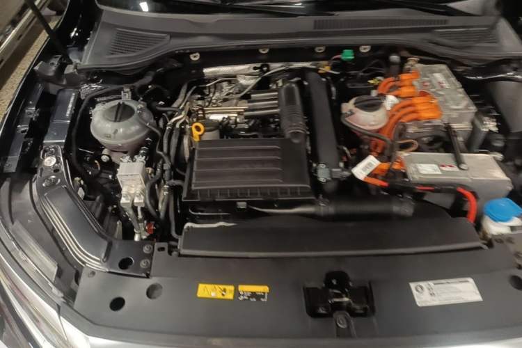 Used Volkswagen Passat New Energy 2022 430 PHEV Hybrid Business Edition Engine Bay Right