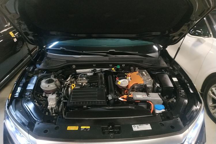 Used Volkswagen Passat New Energy 2022 430 PHEV Hybrid Business Edition Engine Bay