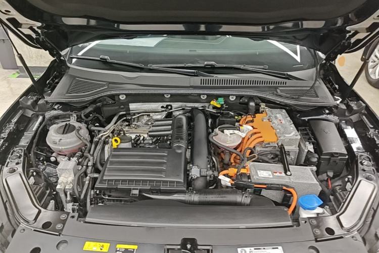 Used Volkswagen Passat New Energy 2022 430 PHEV Hybrid Business Edition Engine Bay