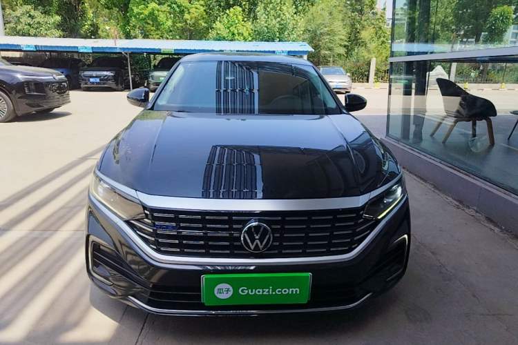 Used Volkswagen Passat New Energy 2022 430 PHEV Hybrid Business Edition Front