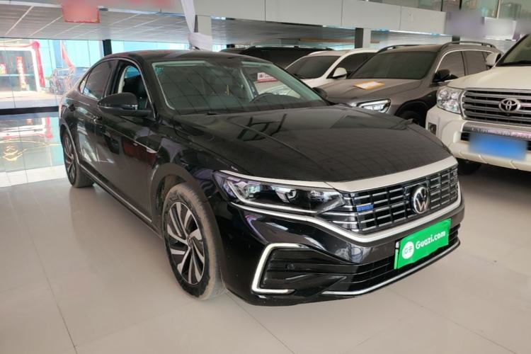 Used Volkswagen Passat New Energy 2022 430 PHEV Hybrid Elite Edition Front Right 45 Deg