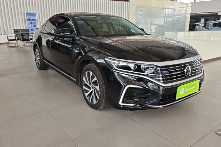 Used Volkswagen Passat New Energy 2022 430 PHEV Hybrid Elite Edition Front Right 45 Deg