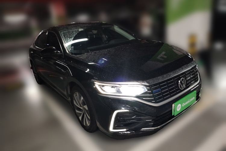 Used Volkswagen Passat New Energy 2022 430 PHEV Hybrid Luxury Edition Front Right 45 Deg