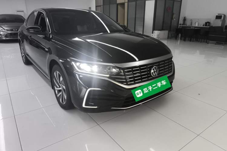 Used Volkswagen Passat New Energy 2022 430 PHEV Hybrid Elite Edition Front Right 45 Deg