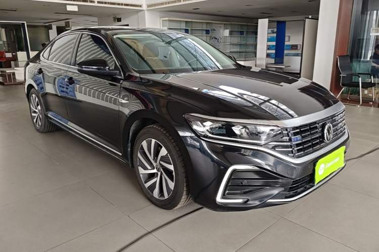 Used Volkswagen Passat New Energy 2022 Revised Version 430 PHEV Hybrid Elite Edition Front Right 45 Deg