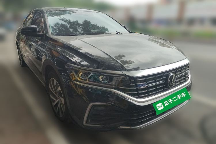 Used Volkswagen Passat New Energy 2022 430 PHEV Hybrid Luxury Edition Front Right 45 Deg