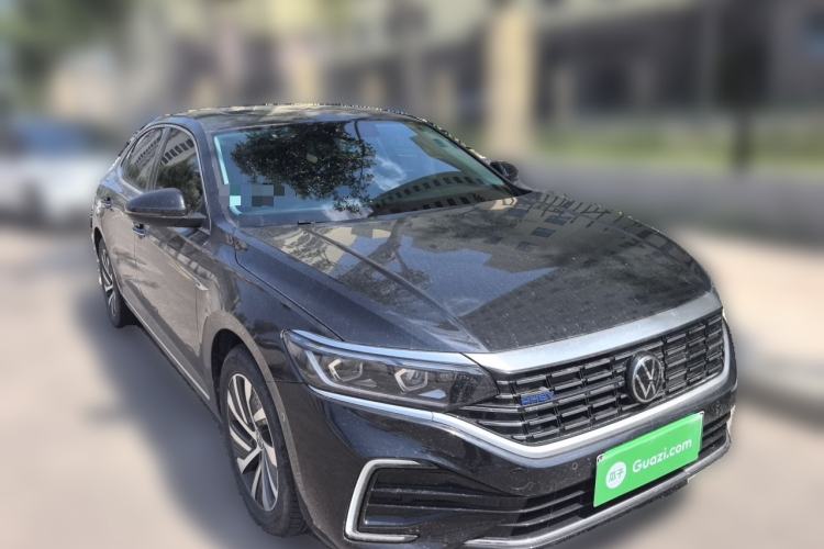 Used Volkswagen Passat New Energy 2022 430 PHEV Hybrid Luxury Edition Front Right 45 Deg