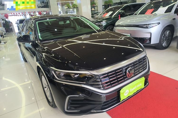 Used Volkswagen Passat New Energy 2022 430 PHEV Hybrid Business Edition Front Right 45 Deg