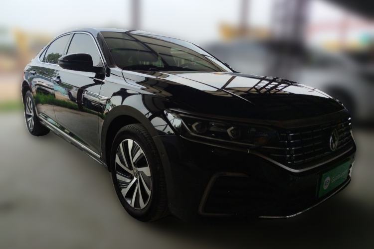 Used Volkswagen Passat New Energy 2022 430 PHEV Hybrid Luxury Edition Front Right 45 Deg
