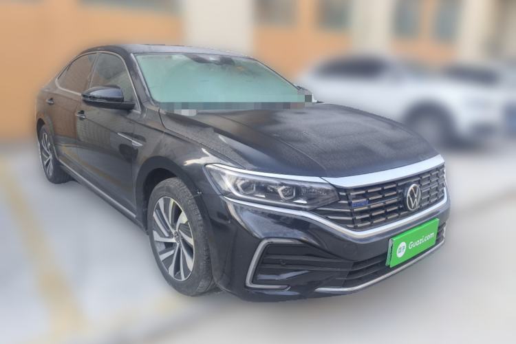 Used Volkswagen Passat New Energy 2022 430 PHEV Hybrid Luxury Edition Front Right 45 Deg