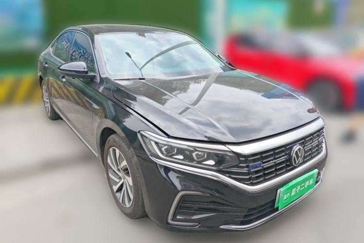Used Volkswagen Passat New Energy 2022 430 PHEV Hybrid Luxury Edition Front Right 45 Deg